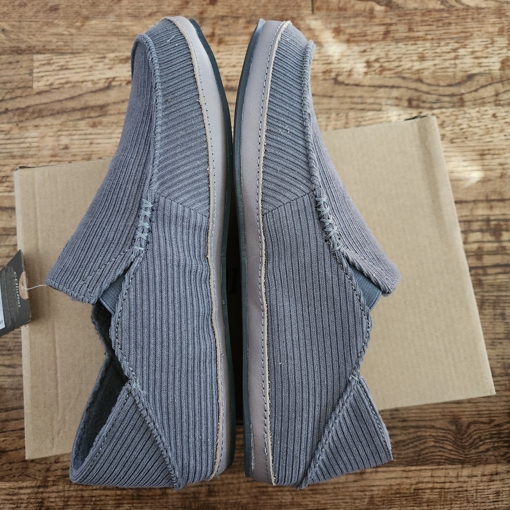 OluKai Moloa'ie Slippers - Picture 2 of 15